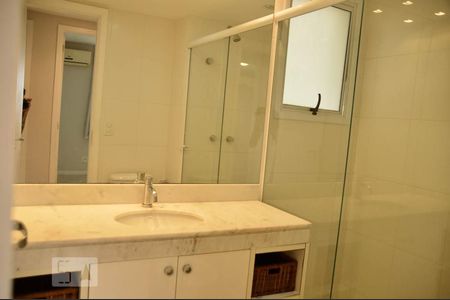 Apartamento para alugar com 258m², 4 quartos e 2 vagasBanheiro da Suíte 1