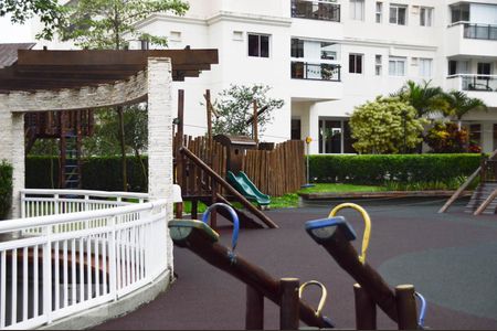 Apartamento para alugar com 258m², 4 quartos e 2 vagasÁrea comum - Piscina