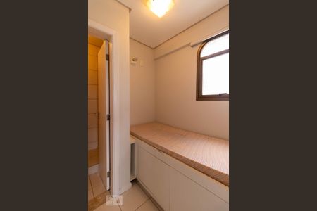 Quarto de serviço de apartamento para alugar com 3 quartos, 168m² em Jardim Paulista, São Paulo