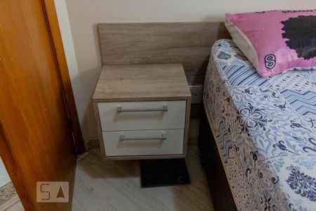 Apartamento à venda com 60m², 2 quartos e 1 vagaMesa de cabeceira