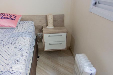 Apartamento à venda com 60m², 2 quartos e 1 vagaMesa de cabeceira