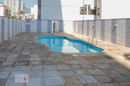 Apartamento à venda com 76m², 2 quartos e 1 vagaPiscina