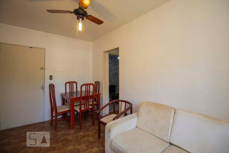 Sala  de apartamento para alugar com 1 quarto, 42m² em Jardim Itu, Porto Alegre