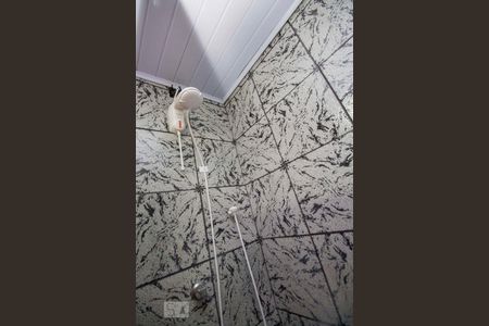 Banheiro  de apartamento para alugar com 1 quarto, 42m² em Jardim Itu, Porto Alegre