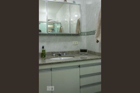 Casa à venda com 195m², 3 quartos e 3 vagas Casa à venda com 195m², 3 quartos e 3 vagasBanheiro Suíte 1