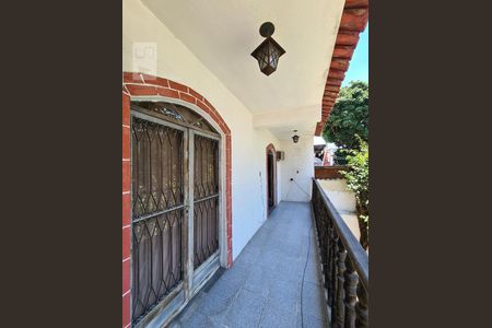 Casa à venda com 252m², 5 quartos e 3 vagas Casa à venda com 252m², 5 quartos e 3 vagasVaranda 1