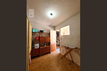 Casa à venda com 252m², 5 quartos e 3 vagas Casa à venda com 252m², 5 quartos e 3 vagasQuarto de Serviço