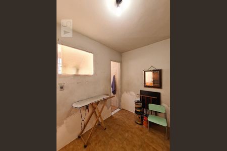 Casa à venda com 252m², 5 quartos e 3 vagas Casa à venda com 252m², 5 quartos e 3 vagasQuarto de Serviço