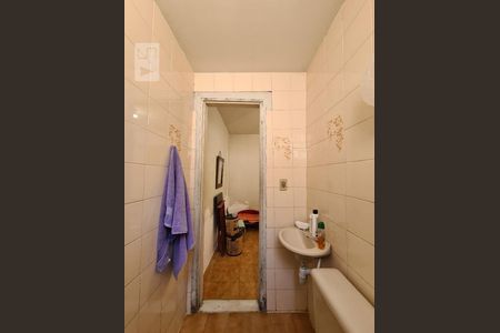 Casa à venda com 252m², 5 quartos e 3 vagas Casa à venda com 252m², 5 quartos e 3 vagasBanheiro de Serviço