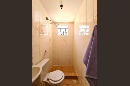 Casa à venda com 252m², 5 quartos e 3 vagas Casa à venda com 252m², 5 quartos e 3 vagasBanheiro de Serviço