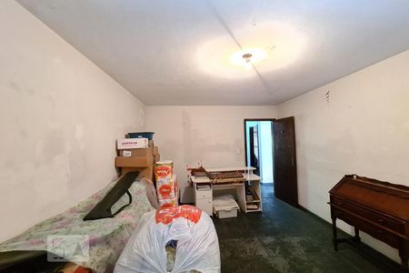 Casa à venda com 252m², 5 quartos e 3 vagas Casa à venda com 252m², 5 quartos e 3 vagasQuarto 4