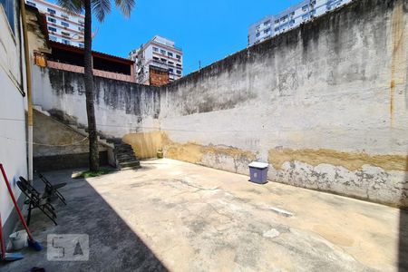Casa à venda com 252m², 5 quartos e 3 vagas Casa à venda com 252m², 5 quartos e 3 vagasÁrea Externa de Fundos