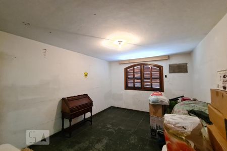 Casa à venda com 252m², 5 quartos e 3 vagas Casa à venda com 252m², 5 quartos e 3 vagasQuarto 4