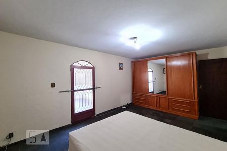 Casa à venda com 252m², 5 quartos e 3 vagas Casa à venda com 252m², 5 quartos e 3 vagasQuarto 2