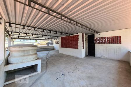 Casa à venda com 252m², 5 quartos e 3 vagas Casa à venda com 252m², 5 quartos e 3 vagasTerraço