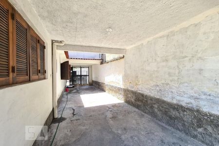 Casa à venda com 252m², 5 quartos e 3 vagas Casa à venda com 252m², 5 quartos e 3 vagasGaragem