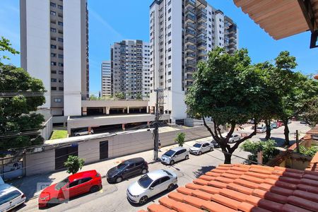 Casa à venda com 252m², 5 quartos e 3 vagas Casa à venda com 252m², 5 quartos e 3 vagasVista
