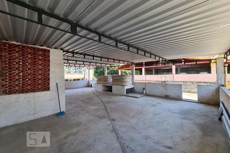 Casa à venda com 252m², 5 quartos e 3 vagas Casa à venda com 252m², 5 quartos e 3 vagasTerraço