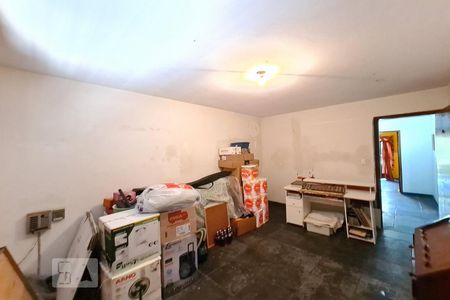 Casa à venda com 252m², 5 quartos e 3 vagas Casa à venda com 252m², 5 quartos e 3 vagasQuarto 4