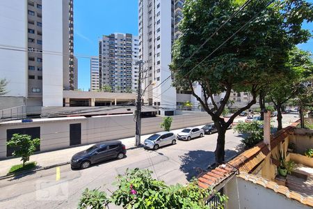 Casa à venda com 252m², 5 quartos e 3 vagas Casa à venda com 252m², 5 quartos e 3 vagasVista
