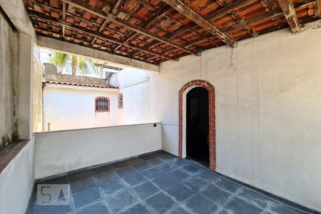 Casa à venda com 252m², 5 quartos e 3 vagas Casa à venda com 252m², 5 quartos e 3 vagasVaranda 2