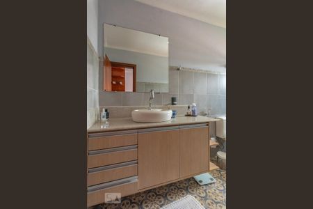 Apartamento à venda com 140m², 3 quartos e 2 vagas Apartamento à venda com 140m², 3 quartos e 2 vagasBanheiro da Suíte