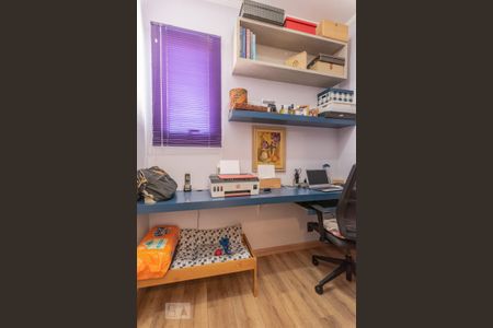 Apartamento à venda com 140m², 3 quartos e 2 vagas Apartamento à venda com 140m², 3 quartos e 2 vagasEscritório