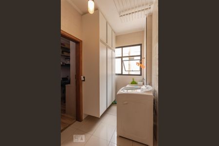 Apartamento à venda com 140m², 3 quartos e 2 vagas Apartamento à venda com 140m², 3 quartos e 2 vagasLavanderia