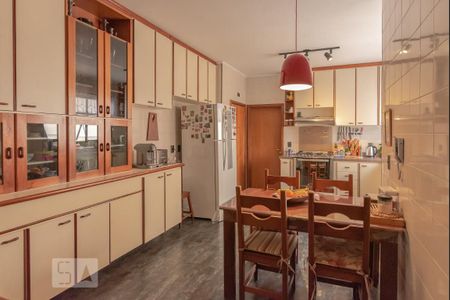 Apartamento à venda com 140m², 3 quartos e 2 vagas Apartamento à venda com 140m², 3 quartos e 2 vagasCozinha