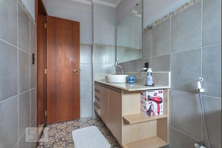 Apartamento à venda com 140m², 3 quartos e 2 vagas Apartamento à venda com 140m², 3 quartos e 2 vagasBanheiro da Suíte