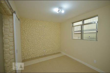 Quarto 1 de apartamento para alugar com 2 quartos, 60m² em Icaraí, Niterói