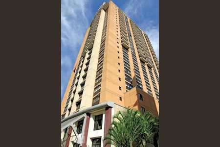 Apartamento para alugar com 55m², 2 quartos e 1 vaga Apartamento para alugar com 55m², 2 quartos e 1 vagaFachada