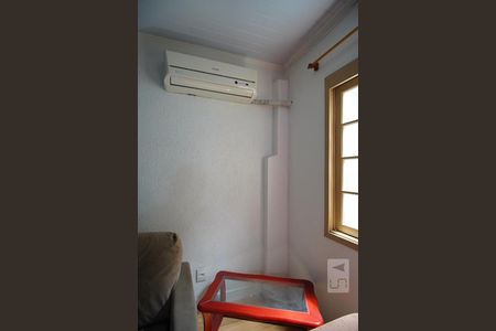 Sala de apartamento para alugar com 3 quartos, 80m² em Sarandi, Porto Alegre