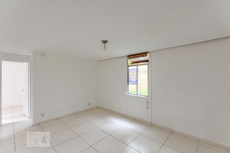Sala (Plaquinha Quinto Andar) de apartamento à venda com 2 quartos, 45m² em Fátima, Niterói