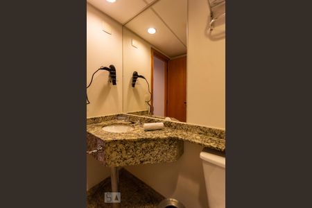 Studio à venda com 32m², 1 quarto e 1 vaga Studio à venda com 32m², 1 quarto e 1 vagaBanheiro