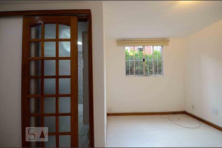 Sala de apartamento para alugar com 1 quarto, 43m² em Cocotá, Rio de Janeiro