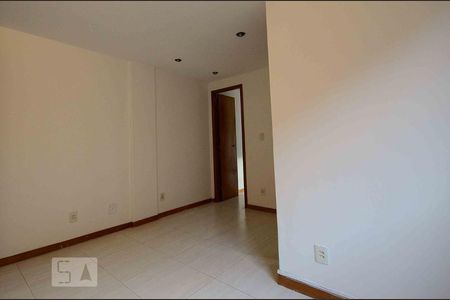 Sala de apartamento para alugar com 1 quarto, 43m² em Cocotá, Rio de Janeiro