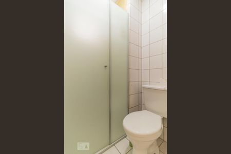 Banheiro de apartamento para alugar com 2 quartos, 47m² em Cidade Luz, São Paulo