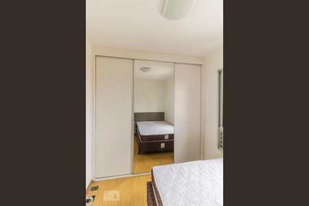 Quarto 1 de apartamento para alugar com 2 quartos, 47m² em Cidade Luz, São Paulo