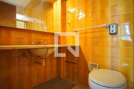 Banheiro da Suíte de apartamento para alugar com 4 quartos, 110m² em Petrópolis, Porto Alegre