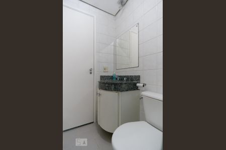 Apartamento para alugar com 65m², 2 quartos e 1 vaga Apartamento para alugar com 65m², 2 quartos e 1 vagaBanheiro da Suíte