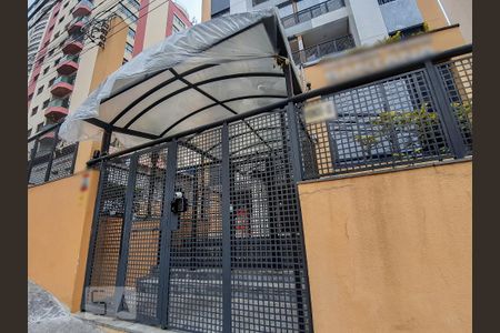 Apartamento para alugar com 65m², 2 quartos e 1 vaga Apartamento para alugar com 65m², 2 quartos e 1 vagaFachada