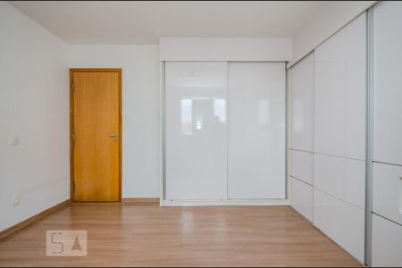 Apartamento à venda com 90m², 3 quartos e 3 vagasSuíte