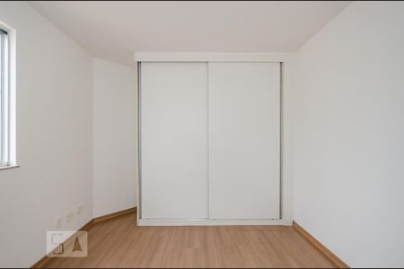 Apartamento à venda com 90m², 3 quartos e 3 vagasQuarto 2