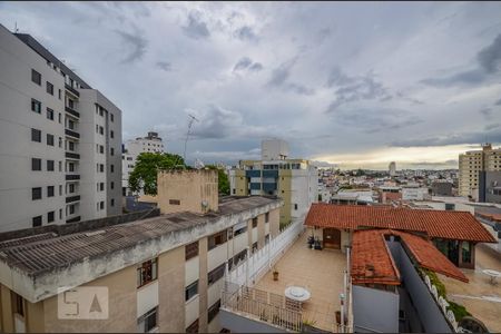 Apartamento à venda com 90m², 3 quartos e 3 vagasQuarto 2