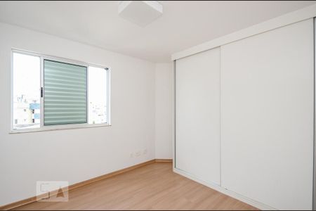 Apartamento à venda com 90m², 3 quartos e 3 vagasQuarto 2