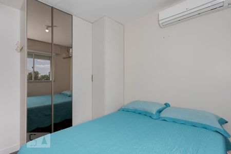 Quarto 1 de apartamento à venda com 2 quartos, 45m² em Protásio Alves, Porto Alegre