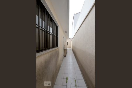 Casa à venda com 180m², 3 quartos e 3 vagas Casa à venda com 180m², 3 quartos e 3 vagasCorredor