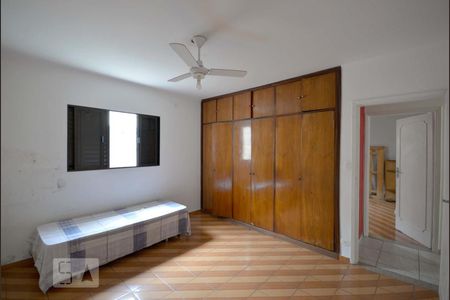 Casa à venda com 180m², 3 quartos e 3 vagas Casa à venda com 180m², 3 quartos e 3 vagasQuarto 2