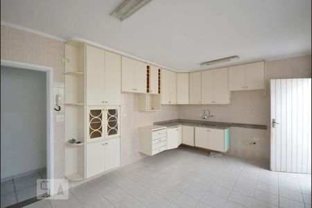 Casa à venda com 180m², 3 quartos e 3 vagas Casa à venda com 180m², 3 quartos e 3 vagasCozinha